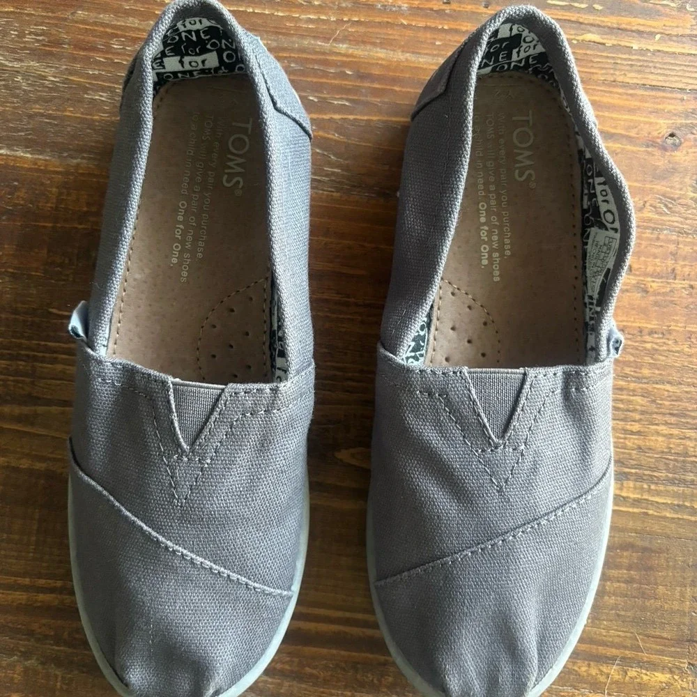 Toms Kids Classic Alpargata Grey Canvas Slip On Shoes Youth Size 2